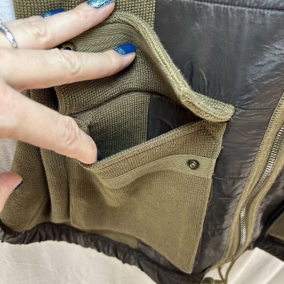 Eddie Bauer Women's Large Green Sweater Vest Military Army Style Full Zip Knit - Picture 3 of 12